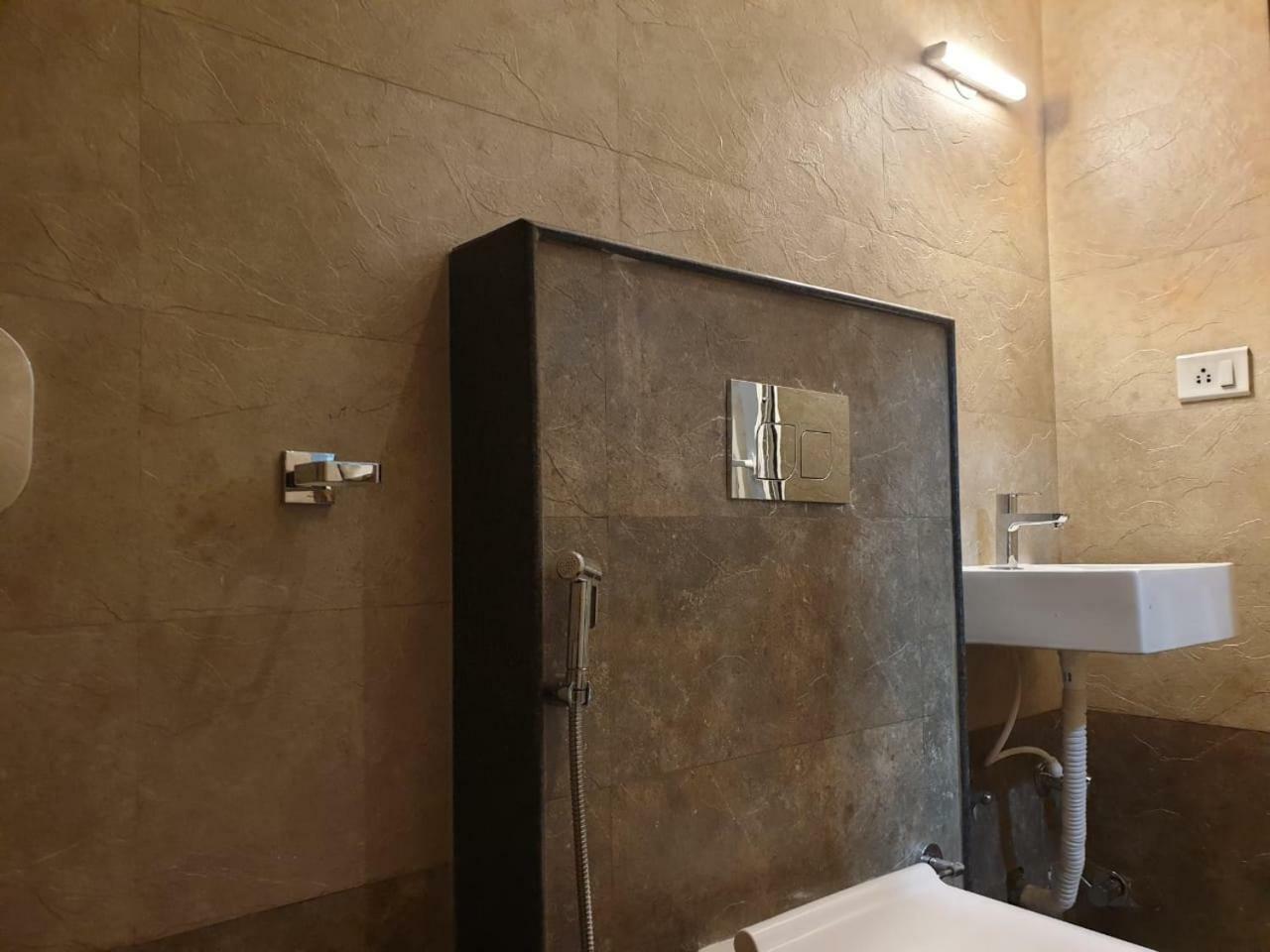 The Rooftop Cabana, A Homestay Bhuvanesvar Kültér fotó